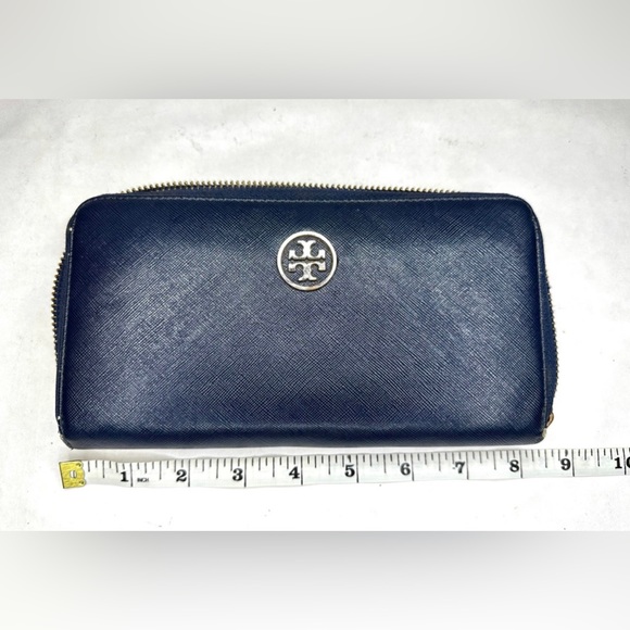 Tory Burch Navy full size wallet - Picture 5 of 12